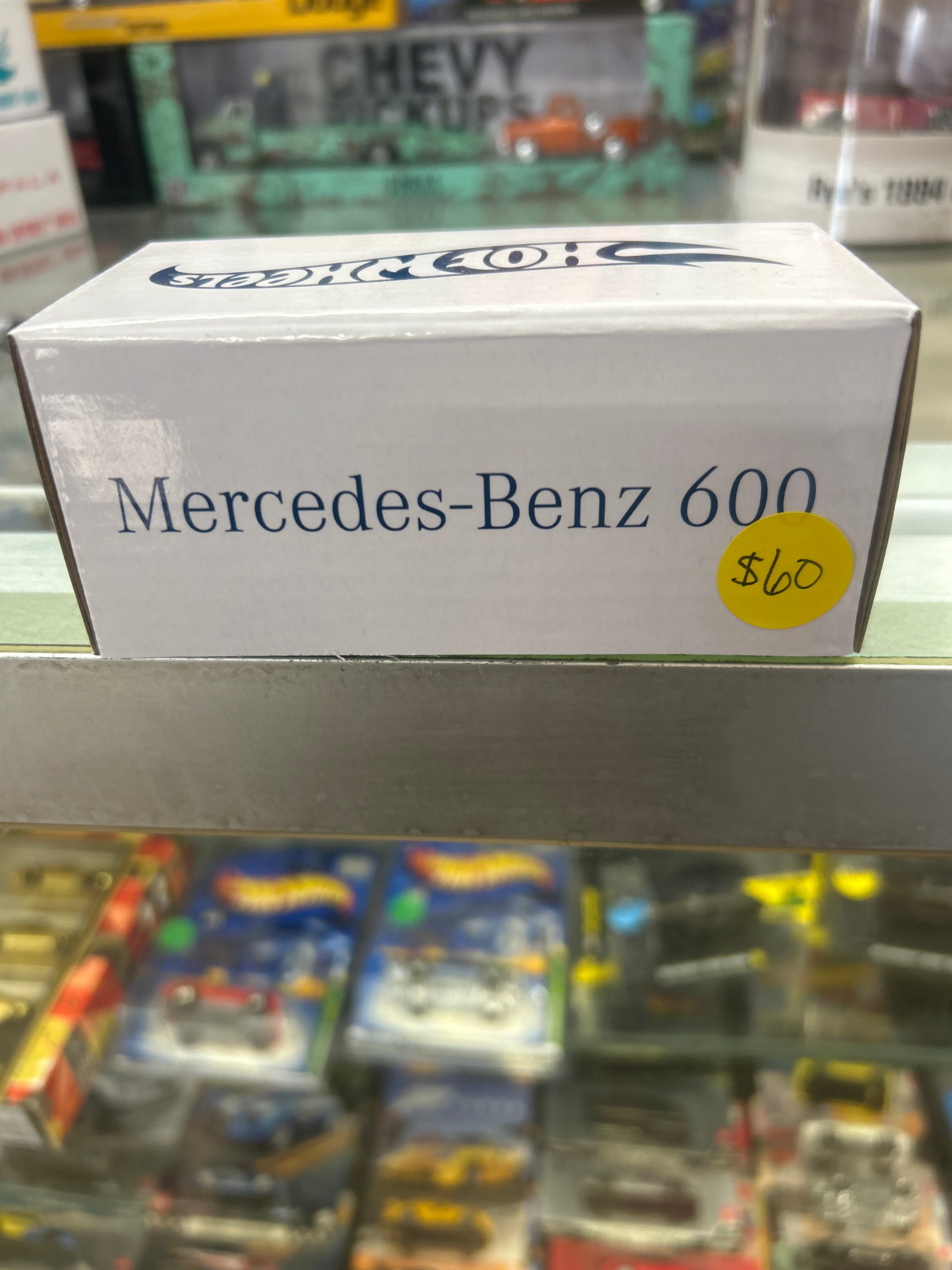 Red Line Mercedes Benz 600