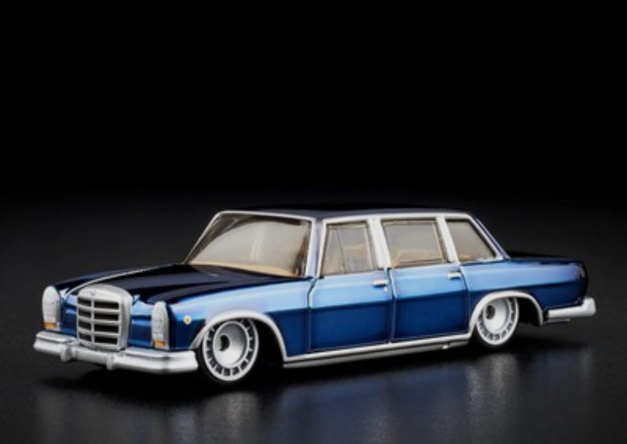 Red Line Mercedes Benz 600